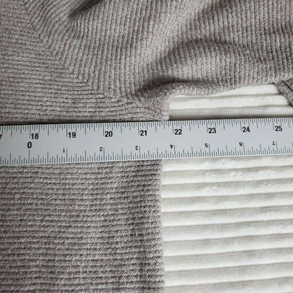 Chicos Sweater Womens 3 (XL) Taupe Cowl Turtleneck Cashmere Blend Long Sleeve - Picture 8 of 10